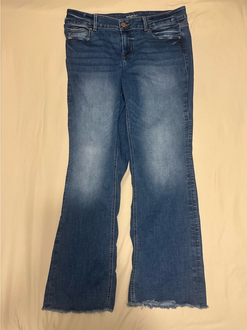 Mid-Rise Women's Denim Flare Jeans in Faded Blue